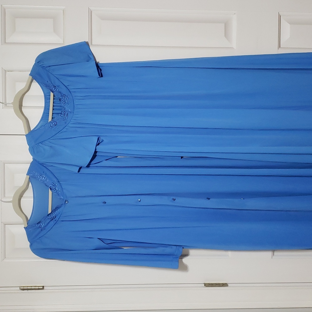 Vintage Shadowline Nightgown and Robe set, gorgeous!